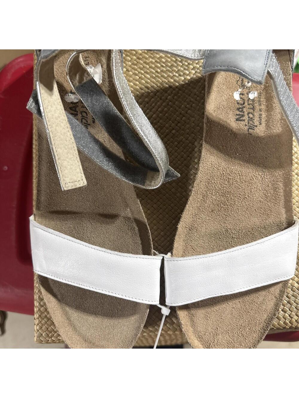 NAOT Sandals Woman  sz 42 Light Gray White leather strap, Made In Israel